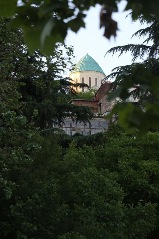 Hostel Saba Kutaisi Esterno foto